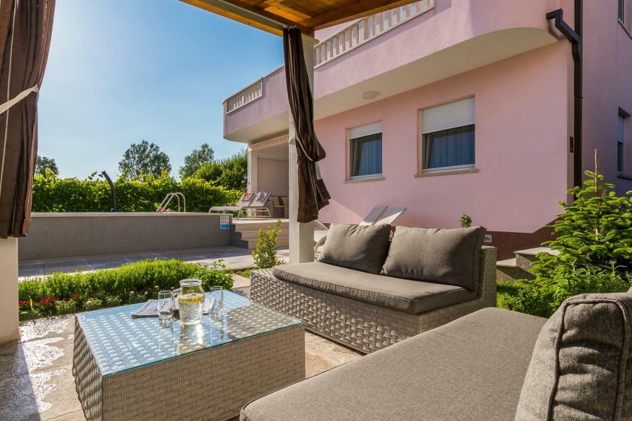 Villa Sweet Home Marija With Heated Pool Split Exteriér fotografie