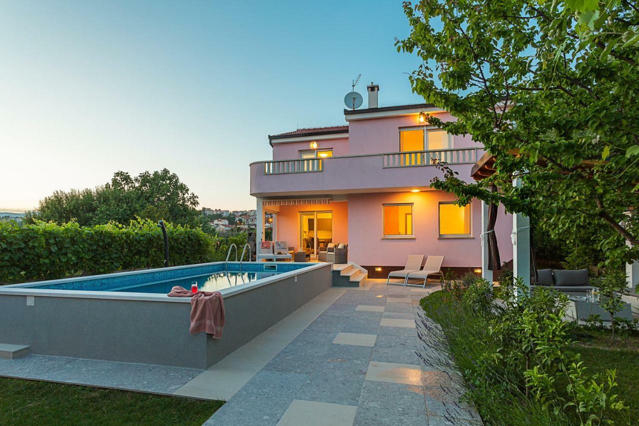 Villa Sweet Home Marija With Heated Pool Split Exteriér fotografie