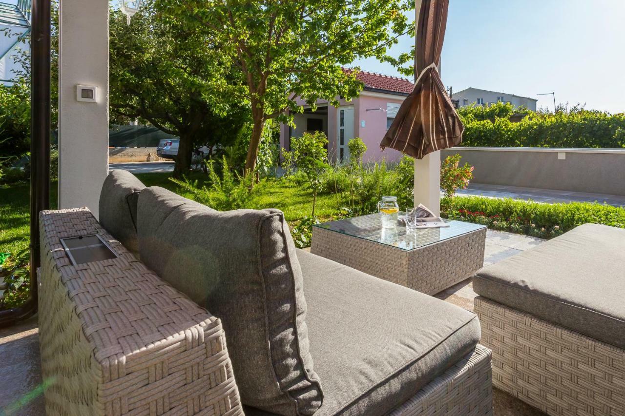 Villa Sweet Home Marija With Heated Pool Split Exteriér fotografie