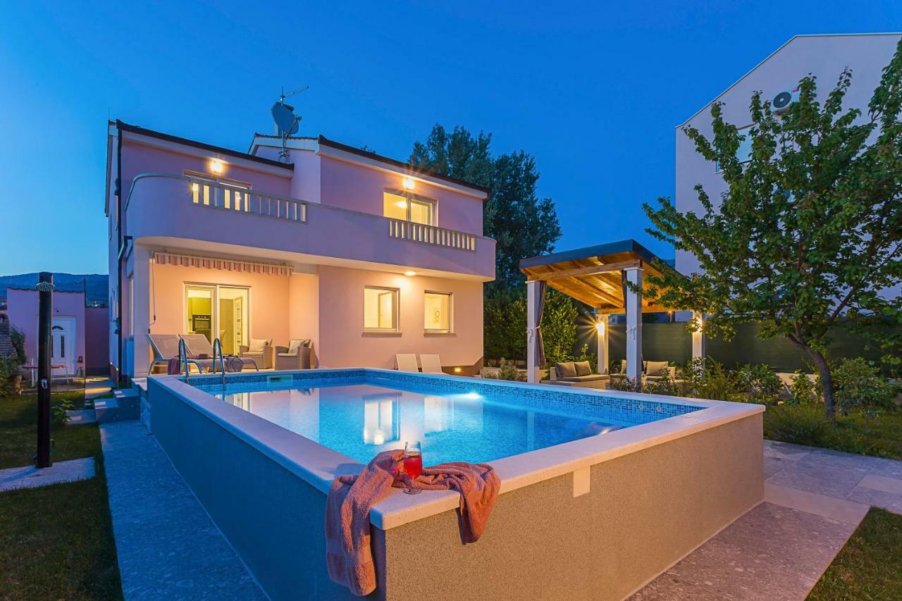 Villa Sweet Home Marija With Heated Pool Split Exteriér fotografie